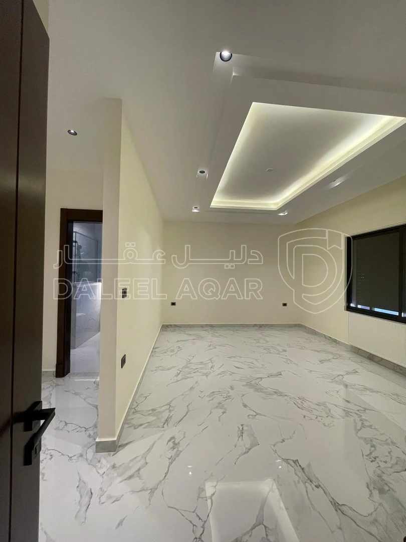 شقة في شقة للبيع في النخيل قرب بنك الاتحاد - 125,000 دأ - صورة 1
